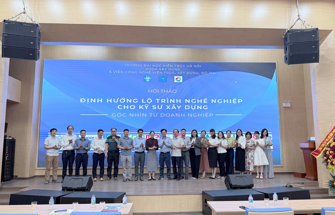 Hội thảo “Định hướng lộ trình nghề nghiệp cho kỹ sư xây dựng” tại Trường Đại học Kiến trúc Hà Nội